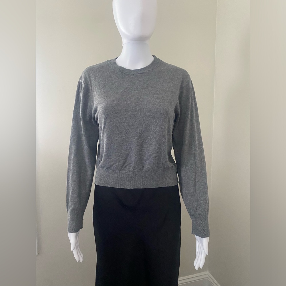 H&M Divided Gray Knit Sweater Size Small